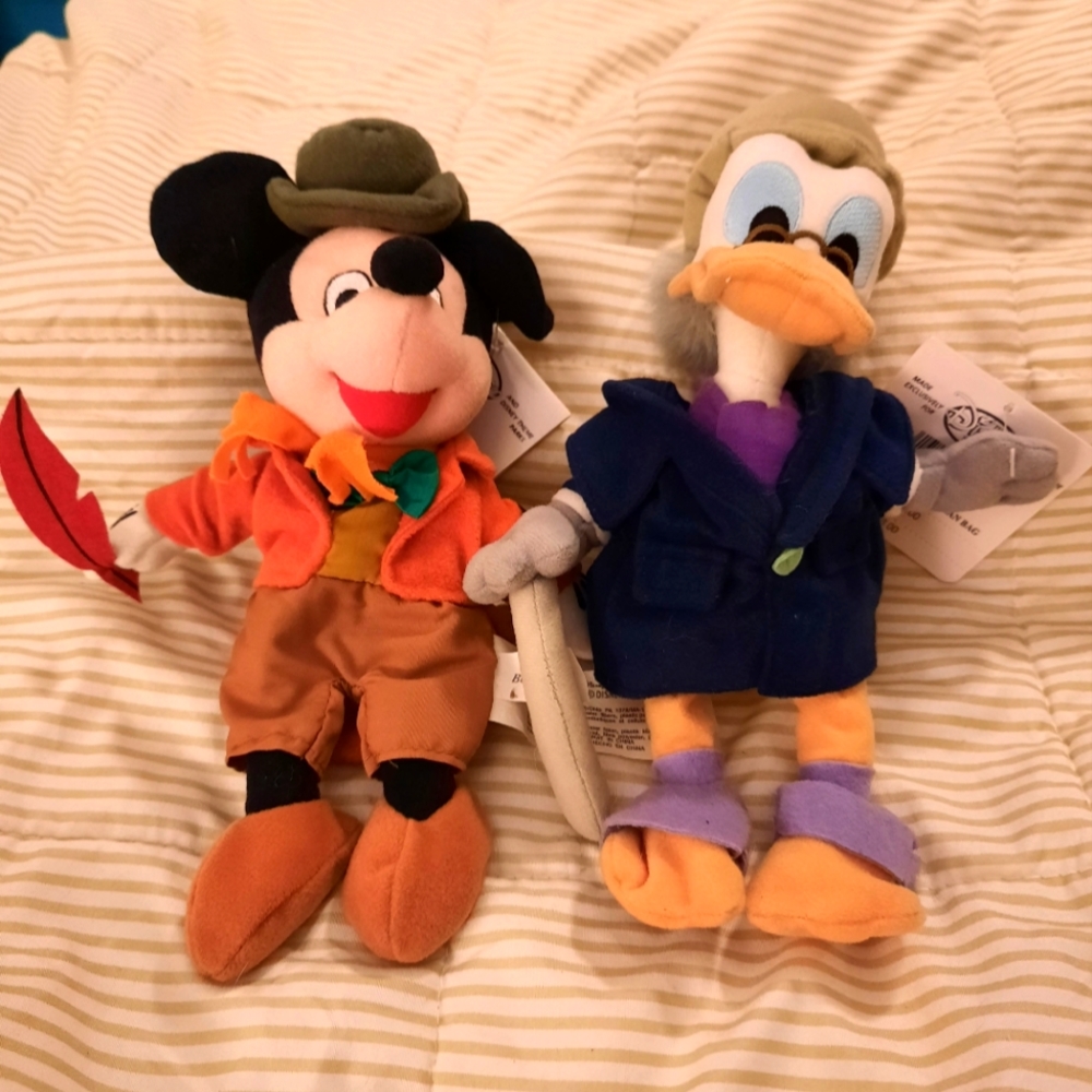 A Christmas Carol Mickey Mouse and Scrooge McDuck